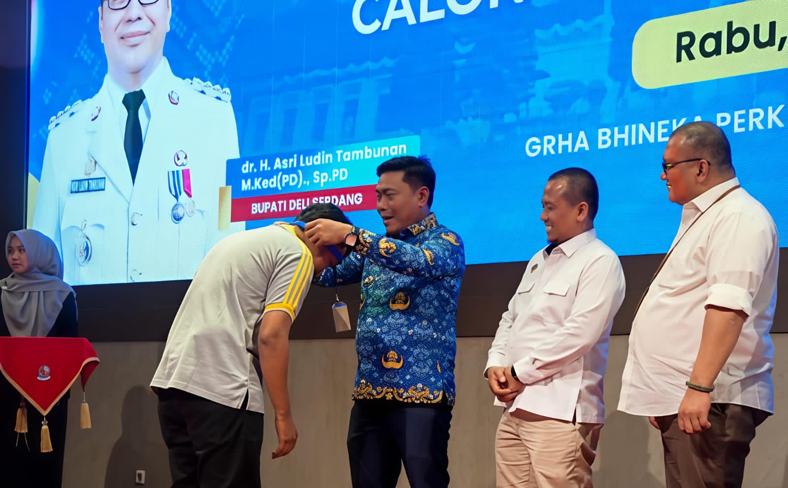 Wabup Deliserdang Lom Lom Suwondo Lepas 26 Pekerja Migran Ke Negeri Jiran Malaysia - IMG 20251218 WA0004