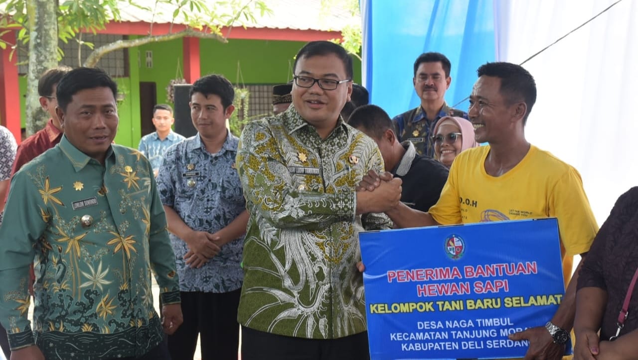 Serahkan Bantuan CSR PT. Evergreen, Bupati Asri Ludin Tambunan : Sebagai Bentuk Dukungan Peningkatan Kualitas Pendidikan Deliserdang - IMG 20251219 WA0094