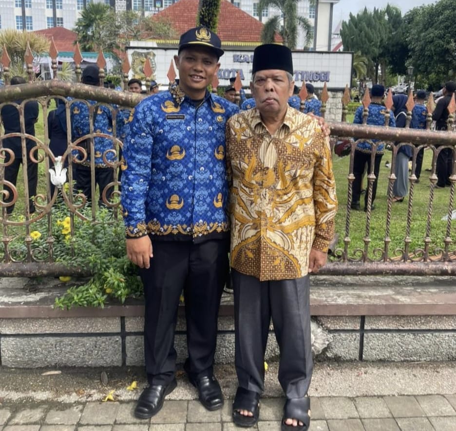 Ketua Dewan Pertimbangan MUI Kota Tebingtinggi Ustad Drs. H. Nizar Rangkuti, 7 Anak-Kemanakannya Dilantik Menjadi PPPK Paruh Waktu 7 Ketua Dewan Pertimbangan MUI Kota Tebingtinggi Ustad Drs. H. Nizar Rangkuti, 7 Anak-Kemanakannya Dilantik Menjadi PPPK Paruh Waktu - IMG 20251220 WA0008