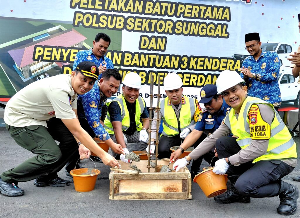 Pemkab Deli Serdang Beri Bantuan 3 Unit Kendaraan Operasional kepada Polrestabes Medan - IMG 20251220 WA0013