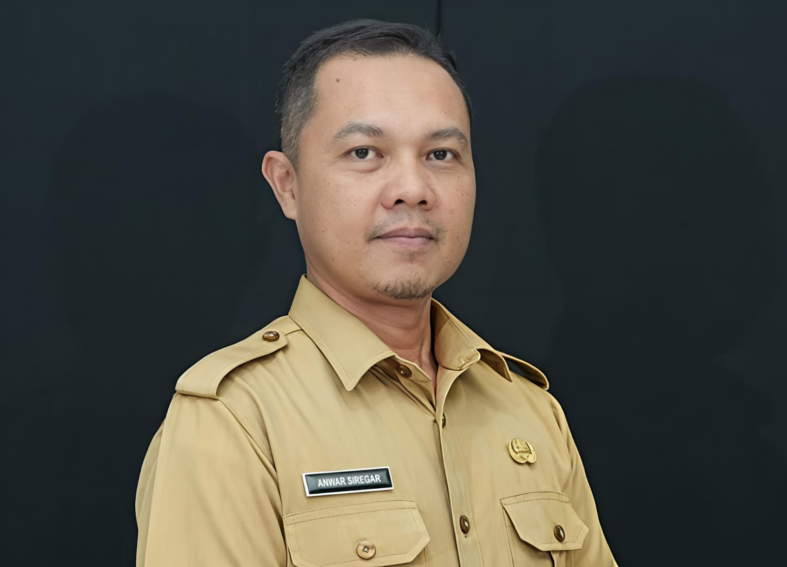 Plt. Kadis Kominfostan Anwar Sadat Siregar, Menerima Penghargaan Badan Publik Informatif 2025. - IMG 20251220 WA0016