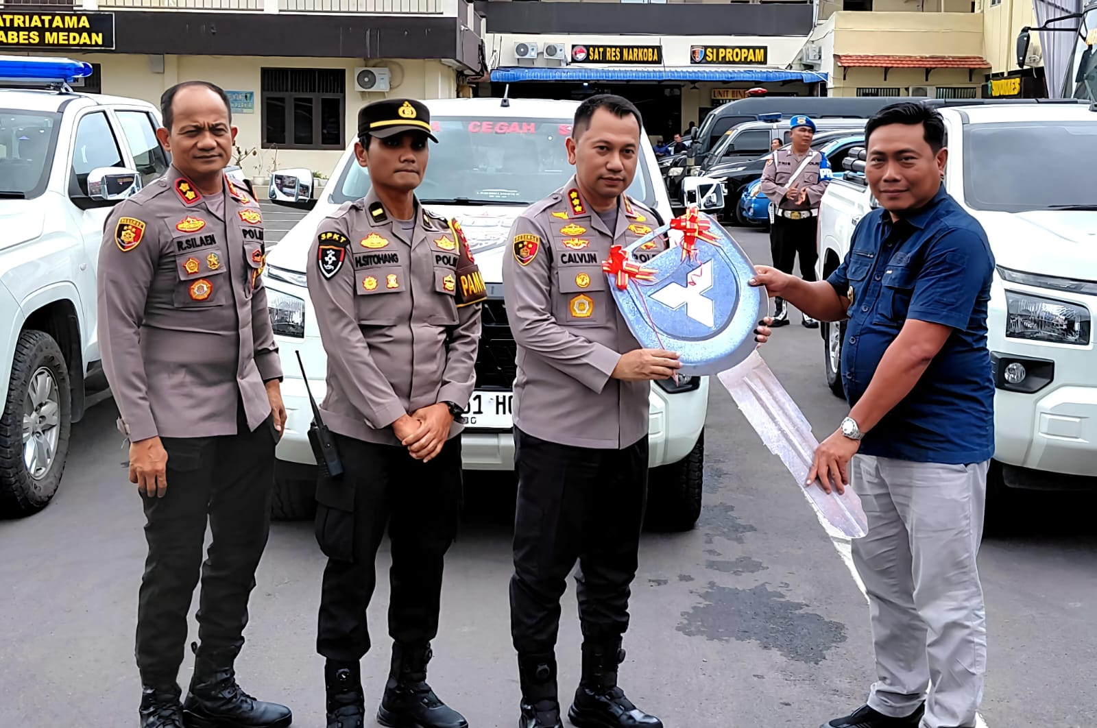 Pemkab Deli Serdang Beri Bantuan 3 Unit Kendaraan Operasional Kepada Polrestabes Medan - IMG 20251220 WA0029