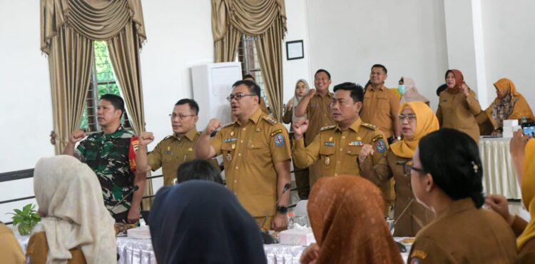 Bupati Deliserdang dr. H. Asri Ludin Tambunan : Penanganan Stunting Harus Berbasis Data 2 Bupati Deliserdang dr. H. Asri Ludin Tambunan : Penanganan Stunting Harus Berbasis Data