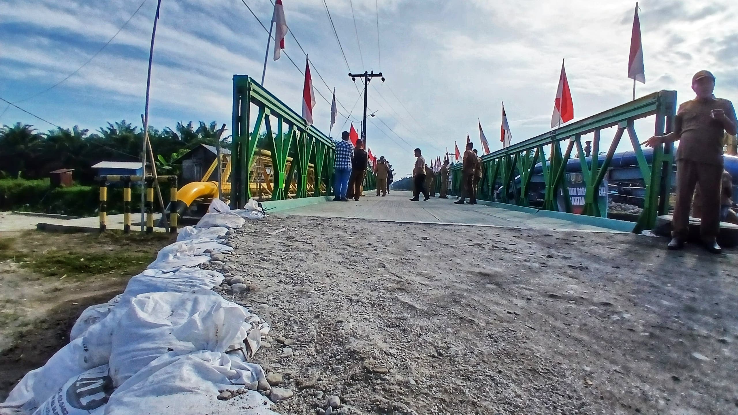 Jembatan Bailey Rampung, Aktivitas Warga 3 Desa di Hamparan Perak Pulih Kembali - IMG 20251223 WA0026