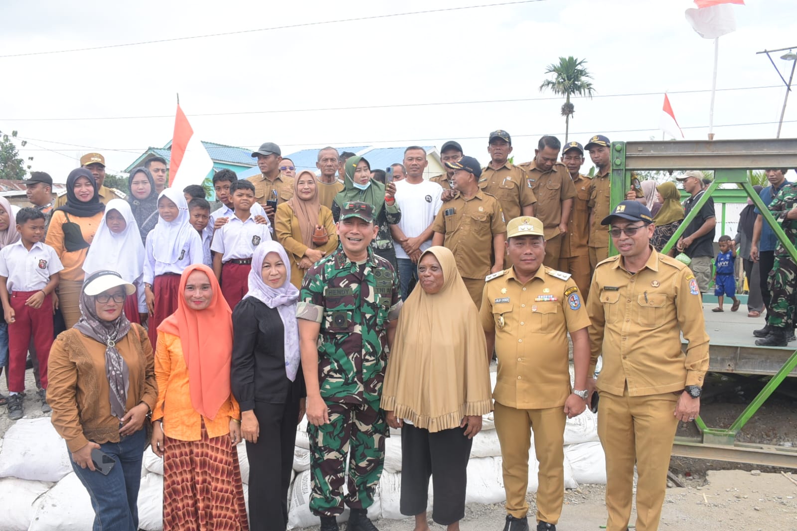 Jembatan Bailey Rampung, Aktivitas Warga 3 Desa di Hamparan Perak Pulih Kembali - IMG 20251223 WA0027