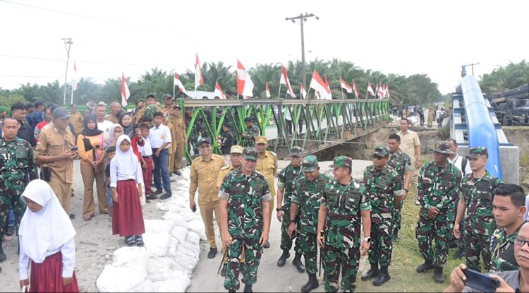 Jembatan Bailey Rampung, Aktivitas Warga 3 Desa di Hamparan Perak Pulih Kembali 2 Jembatan Bailey Rampung, Aktivitas Warga 3 Desa di Hamparan Perak Pulih Kembali