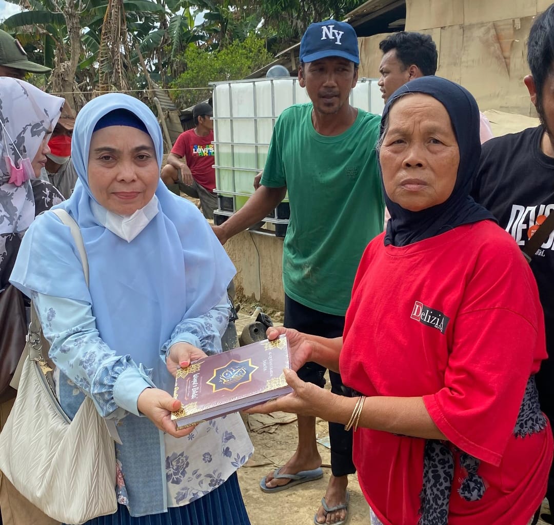 Direktur RSUD Kumpulan Pane Kota Tebingtinggi drg. Lili Marliana Pimpin Penyaluran Bantuan Bencana Aceh Tamiang - IMG 20251228 WA0005