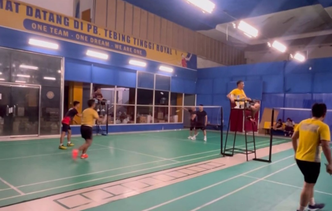 HUT Ke-130, BRI Tebing Tinggi Tingkatkan Kekompakan 'Insan Brilian' Melalui Badminton - Screenshot 20251217 111555