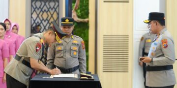 Kapolda Sumut Pimpin Sertijab dan Pengukuhan PJU Serta Kapolres Jajaran 10 Kapolda Sumut Pimpin Sertijab dan Pengukuhan PJU Serta Kapolres Jajaran