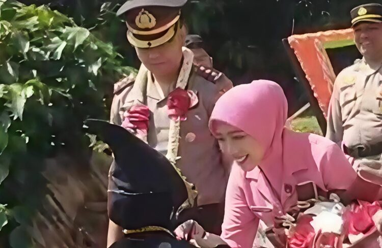 Kapolres Pakpak Bharat Diserahterimakan, Dari AKBP Pebriandi Haloho Ke AKBP Muhammad Agustiawan 2 Kapolres Pakpak Bharat Diserahterimakan, Dari AKBP Pebriandi Haloho Ke AKBP Muhammad Agustiawan