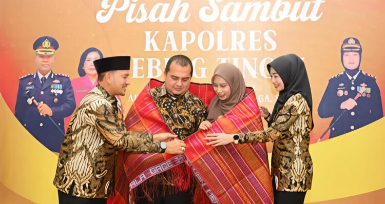 Pisah Sambut Kapolres Tebingtinggi AKBP Simon Paulus Sinulingga Dengan AKBP Rina Frillya, Walikota Sampaikan Apresiasi Dan Optimisme 2 Pisah Sambut Kapolres Tebingtinggi AKBP Simon Paulus Sinulingga Dengan AKBP Rina Frillya, Walikota Sampaikan Apresiasi Dan Optimisme