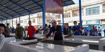 Sebelum diresmikan Walikota Pimpin ASN Gotroy Bersihkan Pasar Inpres, Kios Tidak Dijual Belikan 15 Sebelum diresmikan Walikota Pimpin ASN Gotroy Bersihkan Pasar Inpres, Kios Tidak Dijual Belikan