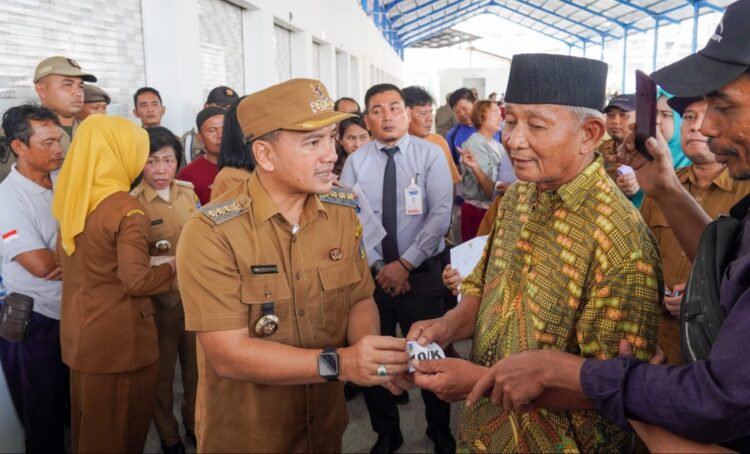 Pemko Tebingtinggi Komit Berpihak Pada Pedagang Kecil, Walikota Iman Irdian Resmikan Pasar Inpres 2 Pemko Tebingtinggi Komit Berpihak Pada Pedagang Kecil, Walikota Iman Irdian Resmikan Pasar Inpres