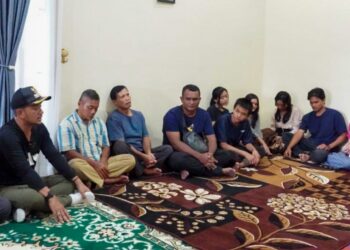 Walikota Tebingtinggi Kunjungi Keluarga Pedagang Pasar Gambir Dan Pasien RSUD, Sebagai Bentuk Rasa Empati Kepada Masyarakat