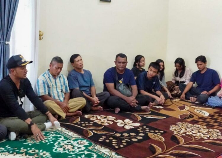 Walikota Tebingtinggi Kunjungi Keluarga Pedagang Pasar Gambir Dan Pasien RSUD, Sebagai Bentuk Rasa Empati Kepada Masyarakat