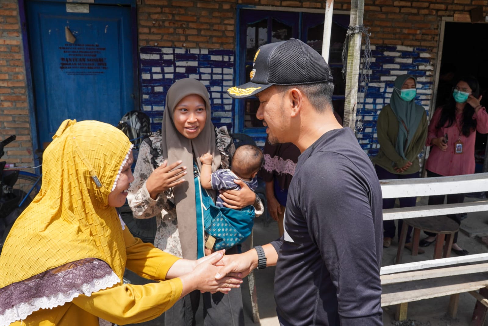 Walikota Tebingtinggi Kunjungi Keluarga Pedagang Pasar Gambir Dan Pasien RSUD, Sebagai Bentuk Rasa Empati Kepada Masyarakat - IMG 20260121 WA0039