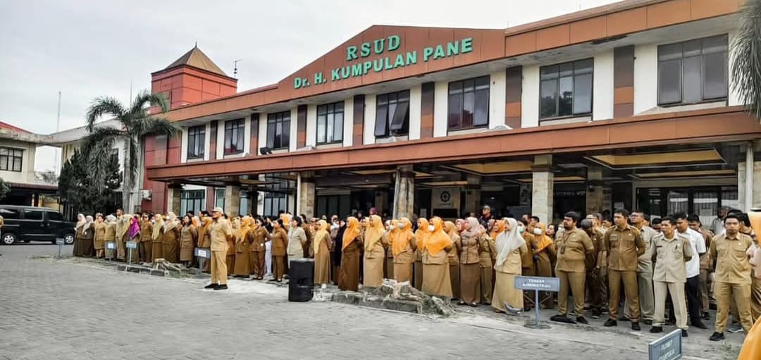 Walikota Tebingtinggi H. Iman Irdian Saragih Tekankan Pentingnya Penguatan Kerjasama Dan Refleksi Diri Pada Apel Di RSUD Kumpulan Pane - IMG 20260121 WA0044