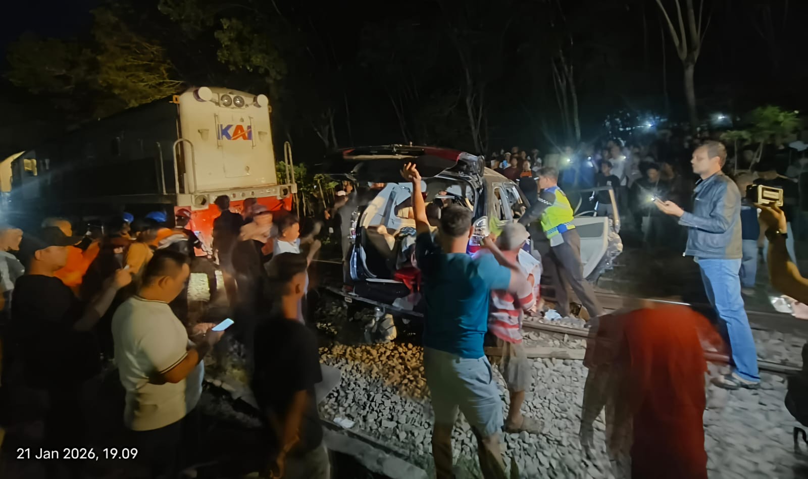 Kecelakaan Maut Di Kota Tebingtinggi, Kereta Api Tabrak Mobil 8 Tewas 1 Kritis - IMG 20260121 WA0049