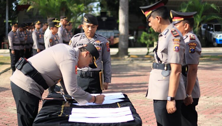 Kapolres Langkat Pimpin Sertijab Kabag Kasat Kapolsek Hingga Purna Bakti Polri 2 Kapolres Langkat Pimpin Sertijab Kabag Kasat Kapolsek Hingga Purna Bakti Polri