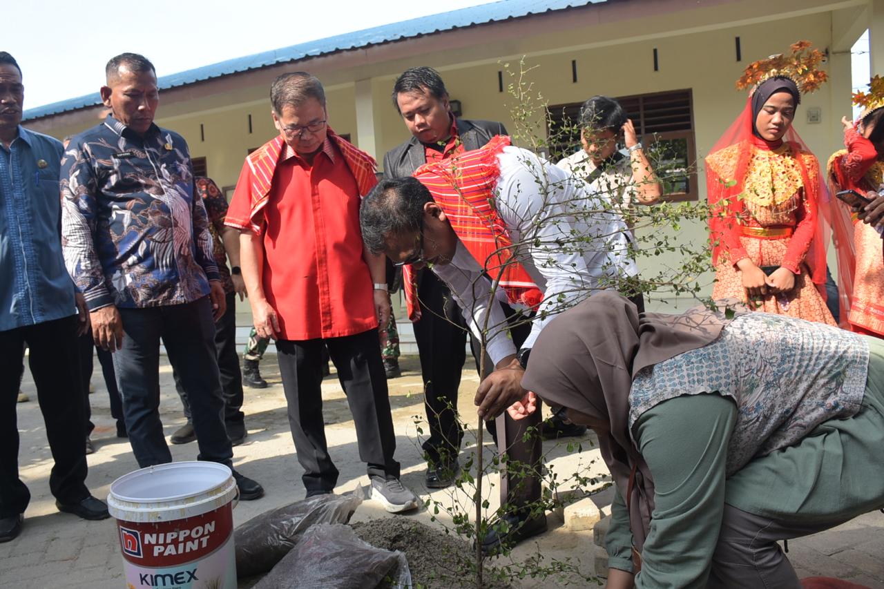 Bupati Deli Serdang dr. H. Asri Ludin Tambunan Bersama Anggota DPR RI Sofyan Tan Resmikan Revitalisasi SMP Swasta Bina Agung Tanjung Gusta - IMG 20260123 WA0021