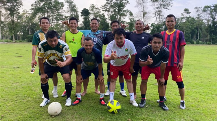 SP-BUN Basis Kebun Sei. Putih PTPN IV Regional I Gelar Pertandingan Sepakbola Bersama Karyawan 2 SP-BUN Basis Kebun Sei. Putih PTPN IV Regional I Gelar Pertandingan Sepakbola Bersama Karyawan