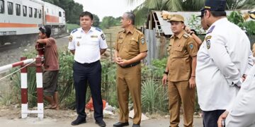 Walikota Tebingtinggi H. Iman Irdian Saragih Tinjau Perlintasan Kereta Api Tanpa Palang Renggut 9 Nyawa