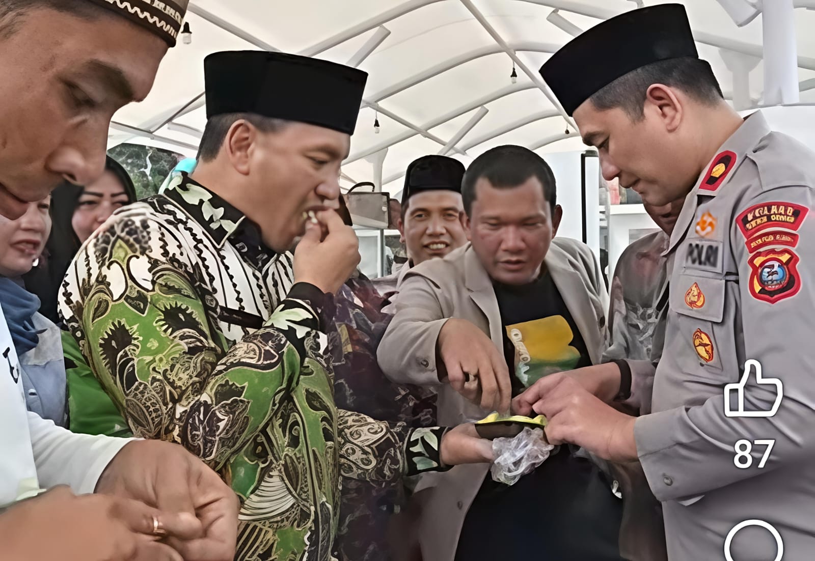 Pusat Kuliner Masjid Agung Kota Tebingtinggi Diresmikan, Pesan Walikota : Hentikan Aktifitas Saat Azan, Jaga Keamanan Dan Kebersihan - IMG 20260131 WA0013