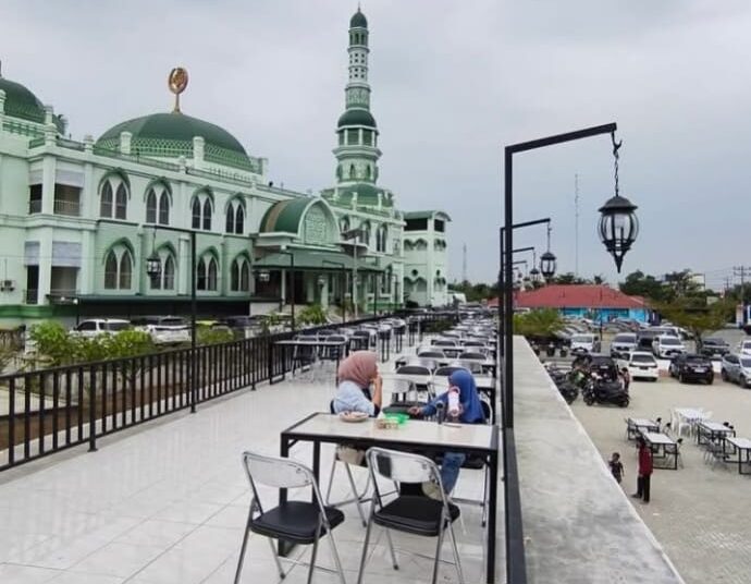 Pusat Kuliner Masjid Agung Kota Tebingtinggi Diresmikan, Pesan Walikota : Hentikan Aktifitas Saat Azan, Jaga Keamanan Dan Kebersihan
