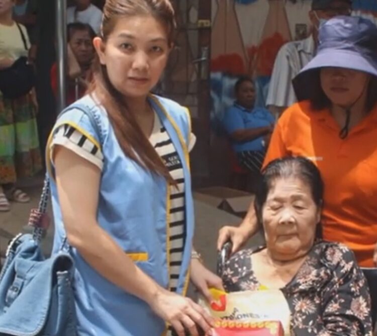 Yayasan Thongs Berkah Mulia Abadi Bagikan 800 Paket Sembako 2 Yayasan Thongs Berkah Mulia Abadi Bagikan 800 Paket Sembako