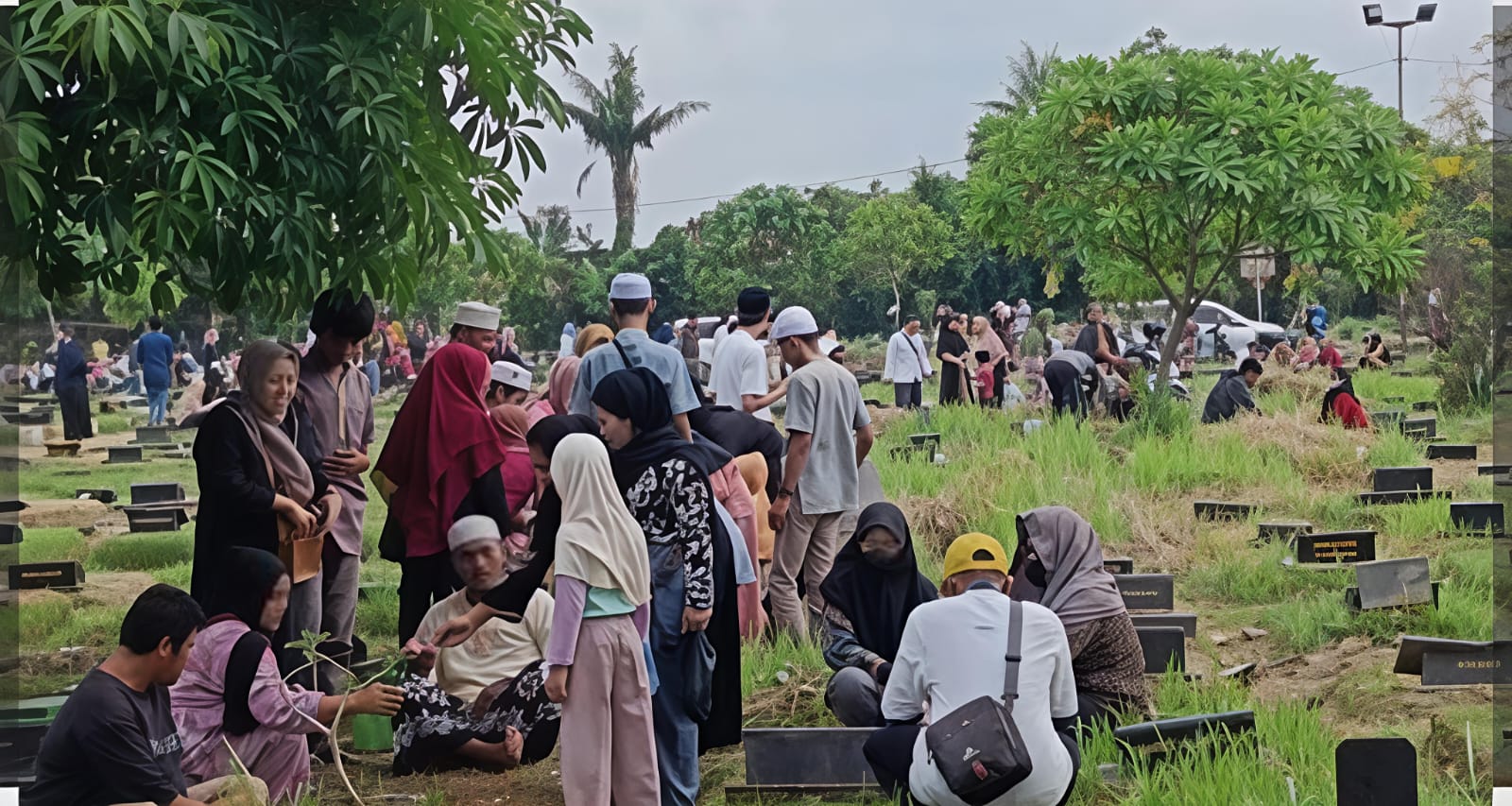 Masyarakat Kota Tebingtinggi Penuhi Pemakaman Umum, Lakukan Tradisi Ziarah Kubur Menjelang Ramadhan 1447 H - IMG 20260216 WA0051