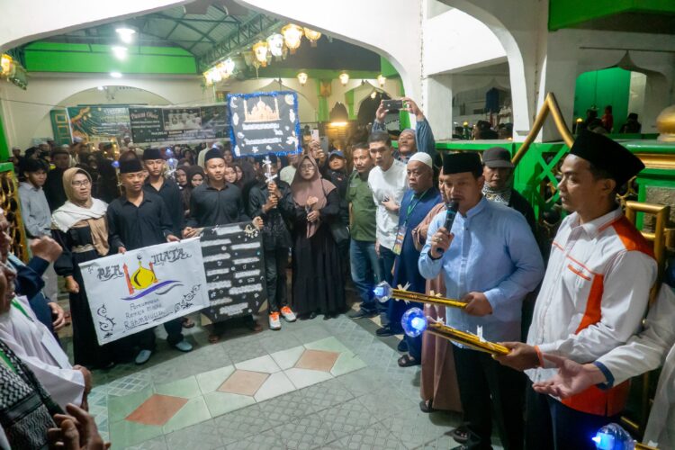 Meriah Pawai Obor Sambut Ramadhan 1447 H Di Kota Tebingtinggi, Pesan Walikota : Jaga Ukhuwah Islamiyah 2 Meriah Pawai Obor Sambut Ramadhan 1447 H Di Kota Tebingtinggi, Pesan Walikota : Jaga Ukhuwah Islamiyah