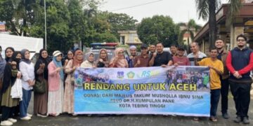 Menjelang Tradisi Meugang Ramadhan 1447 H, Keluarga Majelis Taklim Mushollah Ibnu Shina RSUD Kumpulan Pane Kota Tebingtinggi Salurkan Daging Rendang Untuk Korban Banjir Bandang Aceh Tamiang