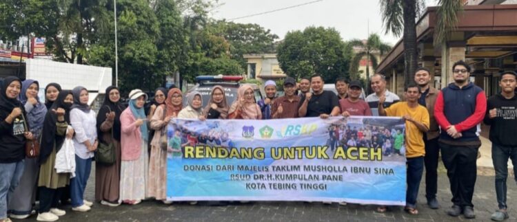 Menjelang Tradisi Meugang Ramadhan 1447 H, Keluarga Majelis Taklim Mushollah Ibnu Shina RSUD Kumpulan Pane Kota Tebingtinggi Salurkan Daging Rendang Untuk Korban Banjir Bandang Aceh Tamiang