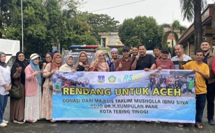 Menjelang Tradisi Meugang Ramadhan 1447 H, Keluarga Majelis Taklim Mushollah Ibnu Shina RSUD Kumpulan Pane Kota Tebingtinggi Salurkan Daging Rendang Untuk Korban Banjir Bandang Aceh Tamiang 2 Menjelang Tradisi Meugang Ramadhan 1447 H, Keluarga Majelis Taklim Mushollah Ibnu Shina RSUD Kumpulan Pane Kota Tebingtinggi Salurkan Daging Rendang Untuk Korban Banjir Bandang Aceh Tamiang