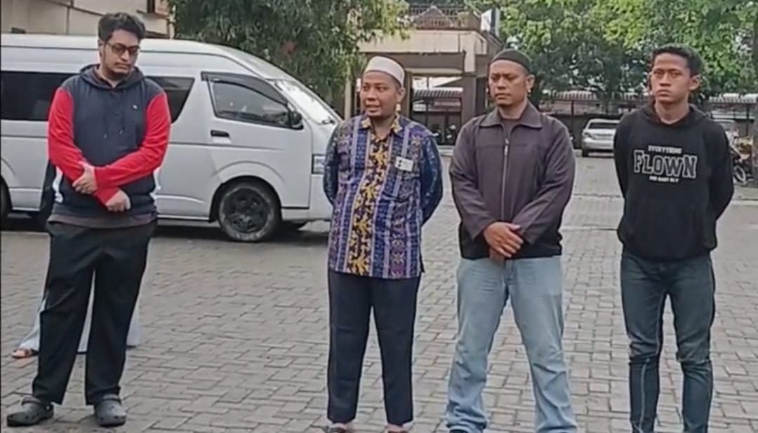 Menjelang Tradisi Meugang Ramadhan 1447 H, Keluarga Majelis Taklim Mushollah Ibnu Shina RSUD Kumpulan Pane Kota Tebingtinggi Salurkan Daging Rendang Untuk Korban Banjir Bandang Aceh Tamiang 3 Menjelang Tradisi Meugang Ramadhan 1447 H, Keluarga Majelis Taklim Mushollah Ibnu Shina RSUD Kumpulan Pane Kota Tebingtinggi Salurkan Daging Rendang Untuk Korban Banjir Bandang Aceh Tamiang - IMG 20260217 WA0020