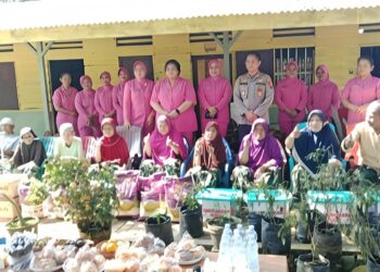 Ketua Bhayangkari Cabang Polresta Deliserdang Kunjungi Rumah Jompo Wreda Sei. Putih, Berikan Tali Asih