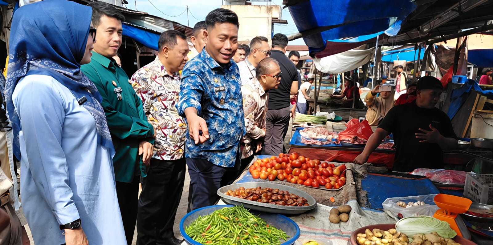 Wabup DS Lom Lom Suwondo Sidak, Harga Kebutuhan Pokok Ramadhan dan Idul Fitri Stabil 4 Wabup DS Lom Lom Suwondo Sidak, Harga Kebutuhan Pokok Ramadhan dan Idul Fitri Stabil - IMG 20260220 WA0028