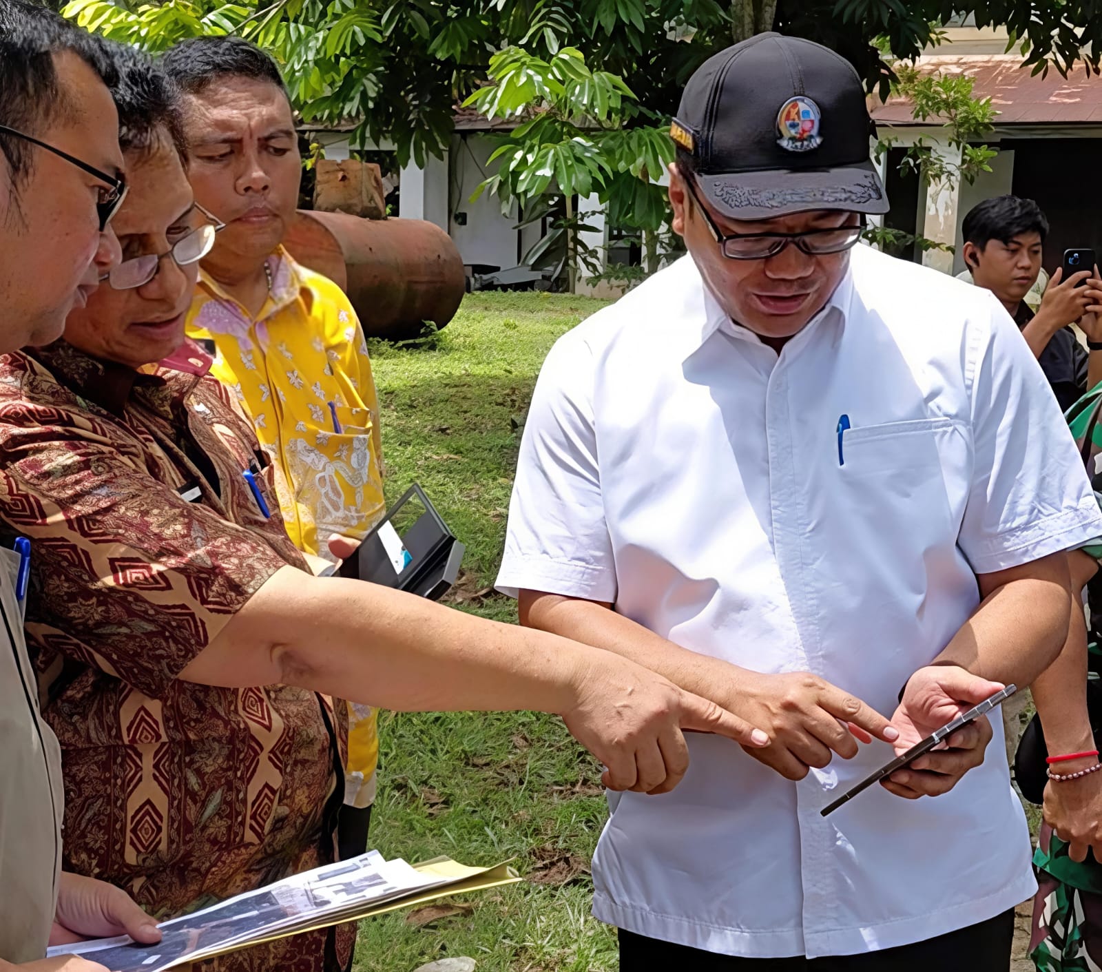 RELOKASI PEDAGANG SIMPANG KAYU BESAR TAMORA, Bupati Deliserdang Asri Ludin : Pelaku UMKM Harus Mendapat Tempat Layak - IMG 20260221 WA0004