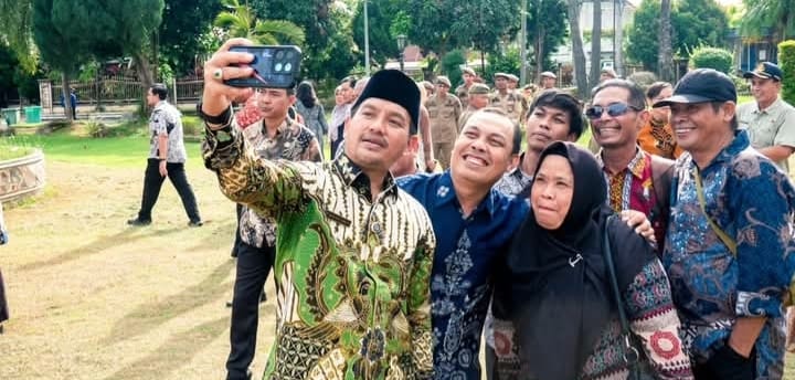 SUASANA BULAN RAMADHAN, Walikota Iman Irdian Saragih Pimpin Apel Gabungan ASN Pemko Tebingtinggi, Harapkan Pemerintahan Berjalan Baik - IMG 20260221 WA0010 1