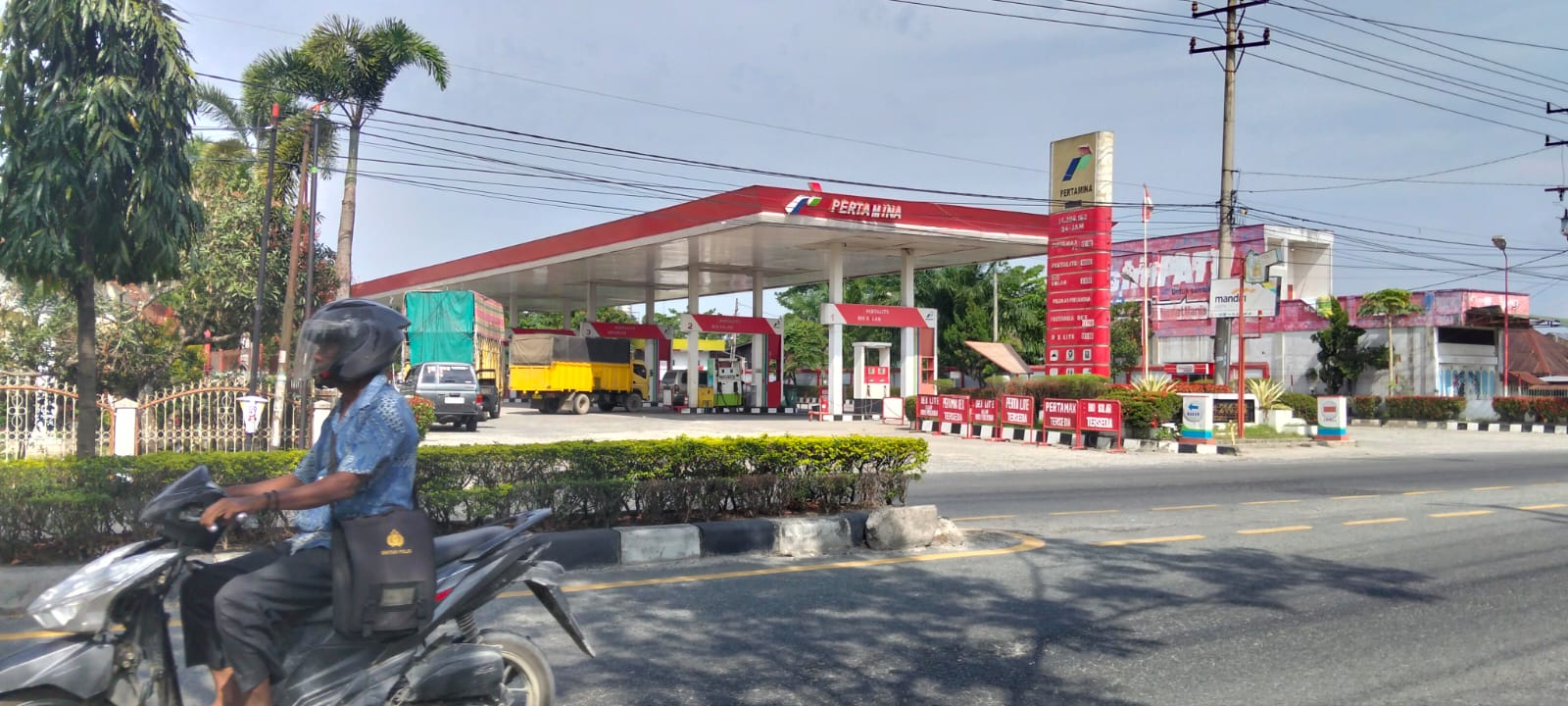 Di SPBU Rantaulaban Kota Tebingtinggi, Boleh Beli Pertalite Pakai Botol Air Mineral Asal Tauke Tak Ditempat 3 Di SPBU Rantaulaban Kota Tebingtinggi, Boleh Beli Pertalite Pakai Botol Air Mineral Asal Tauke Tak Ditempat - IMG 20260224 WA0008