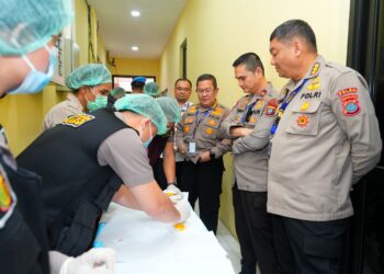 Kapoldasu Pimpin Langsung Pelaksana Tes Urine PJU Dan Kapolres