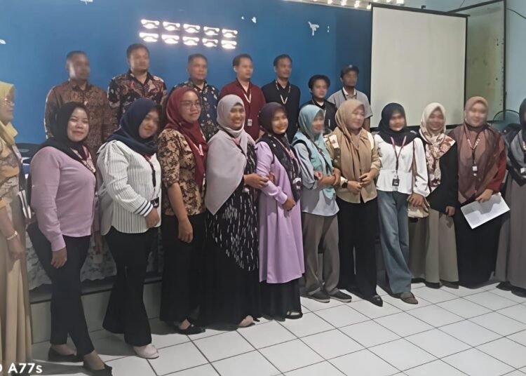 20 Petugas Verifikasi Warga Miskin Kecamatan Galang, Siap Mendata 28 Desa/Kelurahan. 2 20 Petugas Verifikasi Warga Miskin Kecamatan Galang, Siap Mendata 28 Desa/Kelurahan.