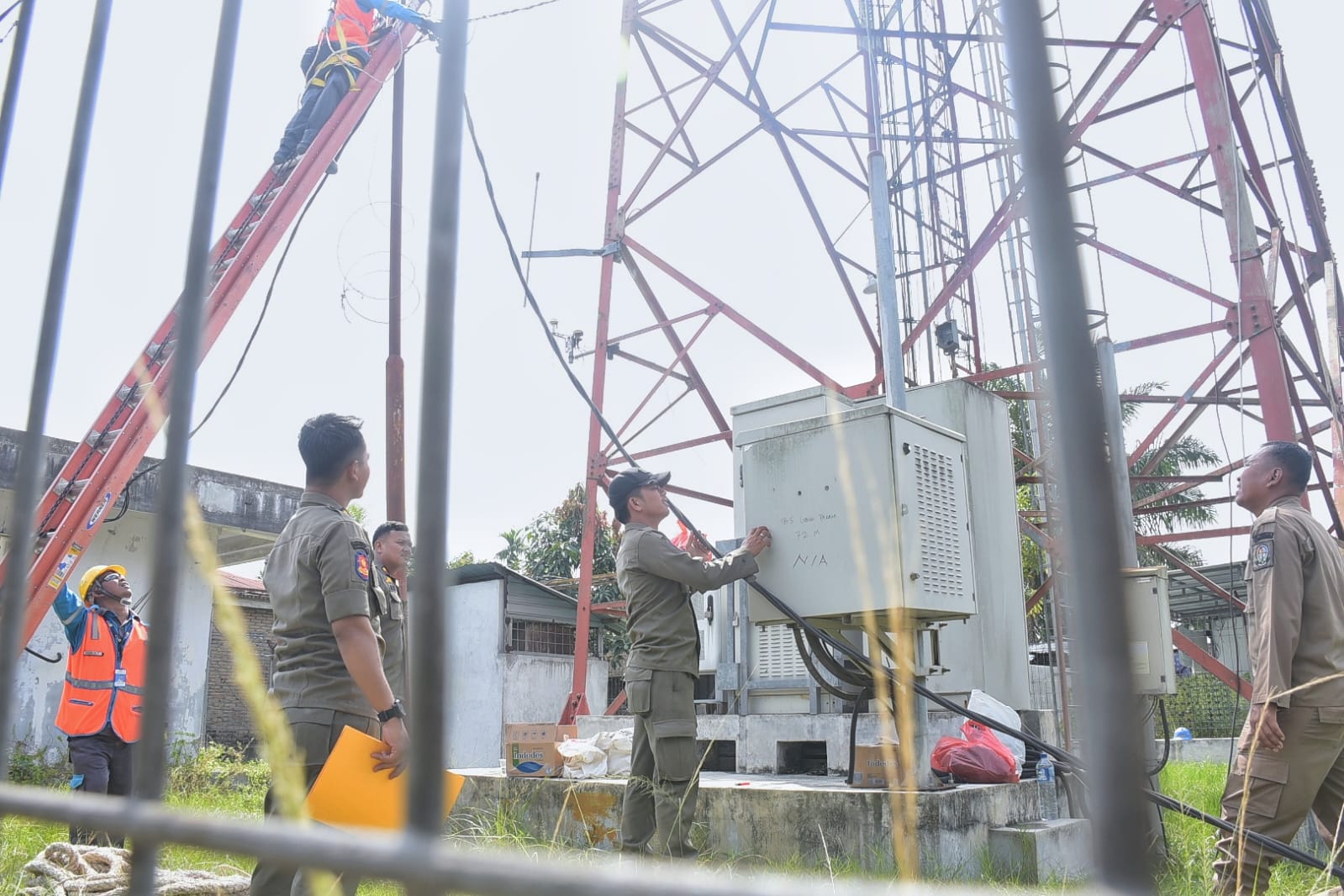Bupati Deliserdang Bersama Wabup Pimpin Tim Gabungan Tertibkan Tower Tidak Miliki PBG - IMG 20260228 WA0001