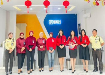 Sambut Imlek 2026 M, BRI Tebing Tinggi Kenakan Busana Nuansa Merah.