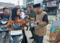 Camat Galang Bersama Forkopimca Dan Kepala SMK Bagikan Takjil Gratis Kepada Masyarakat 10 Camat Galang Bersama Forkopimca Dan Kepala SMK Bagikan Takjil Gratis Kepada Masyarakat