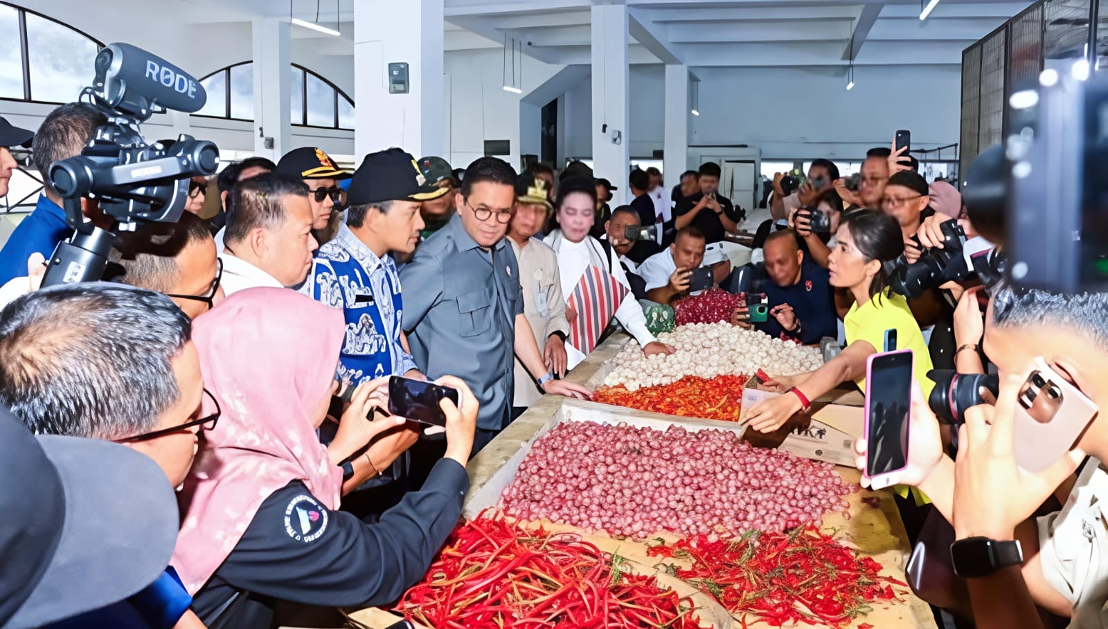 Walikota Tebingtinggi H. Iman Irdian Saragih Terima Kunjungan Menteri Perdagangan RI Budi Santoso - IMG 20260301 WA0008