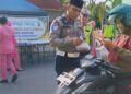 Satlantas Polres Sibolga Bersama Bhayangkari Berbagi Takjil Kepada Masyarakat