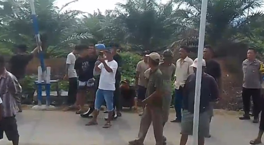 Manejemen PTPN IV Regional I Kebun Sei. Putih Klarifikasi Atas Pembangunan Pos Pengamanan Di Areal HGU 3 Manejemen PTPN IV Regional I Kebun Sei. Putih Klarifikasi Atas Pembangunan Pos Pengamanan Di Areal HGU - IMG 20260305 WA0001