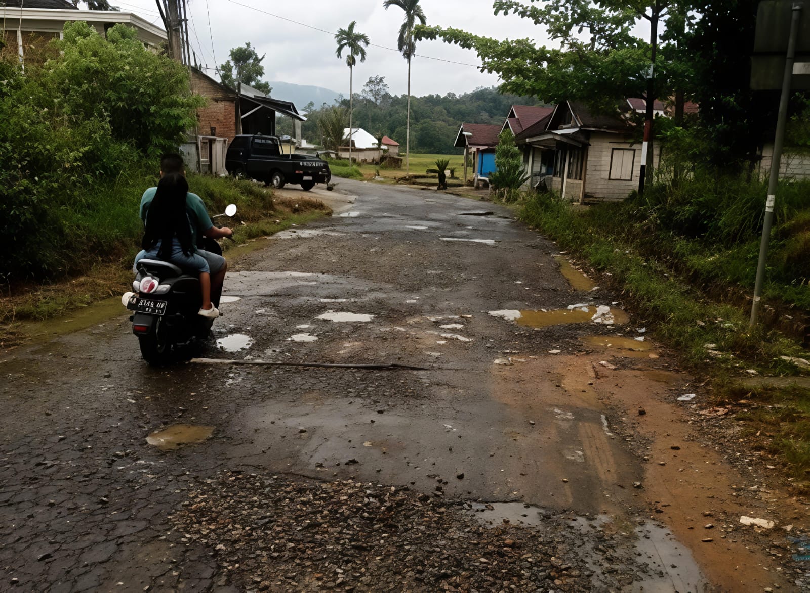 Masyarakat Dua Koto Pasaman Gembira, Ketua Fraksi Gerindra DPRD Sumbar Khairuddin Simanjuntak Peduli Daerahnya, ‎Sekali Berucap Jalan Rusak Langsung Diperbaiki - IMG 20260308 WA0016 1