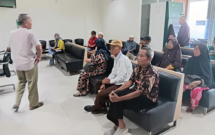 Lapor Pak Presiden, Direksi PTPN IV Palmco Terus Umbar Janji, Tak Bayarkan Uang Beras Pecat Saja ! 2 Lapor Pak Presiden, Direksi PTPN IV Palmco Terus Umbar Janji, Tak Bayarkan Uang Beras Pecat Saja !